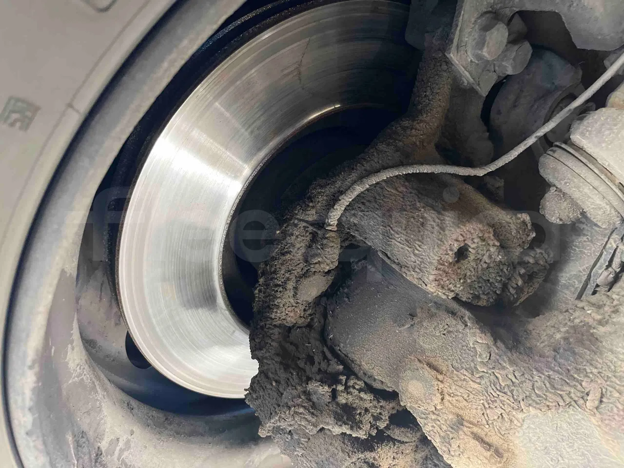 Irizar Mercedes Benz - front discs left