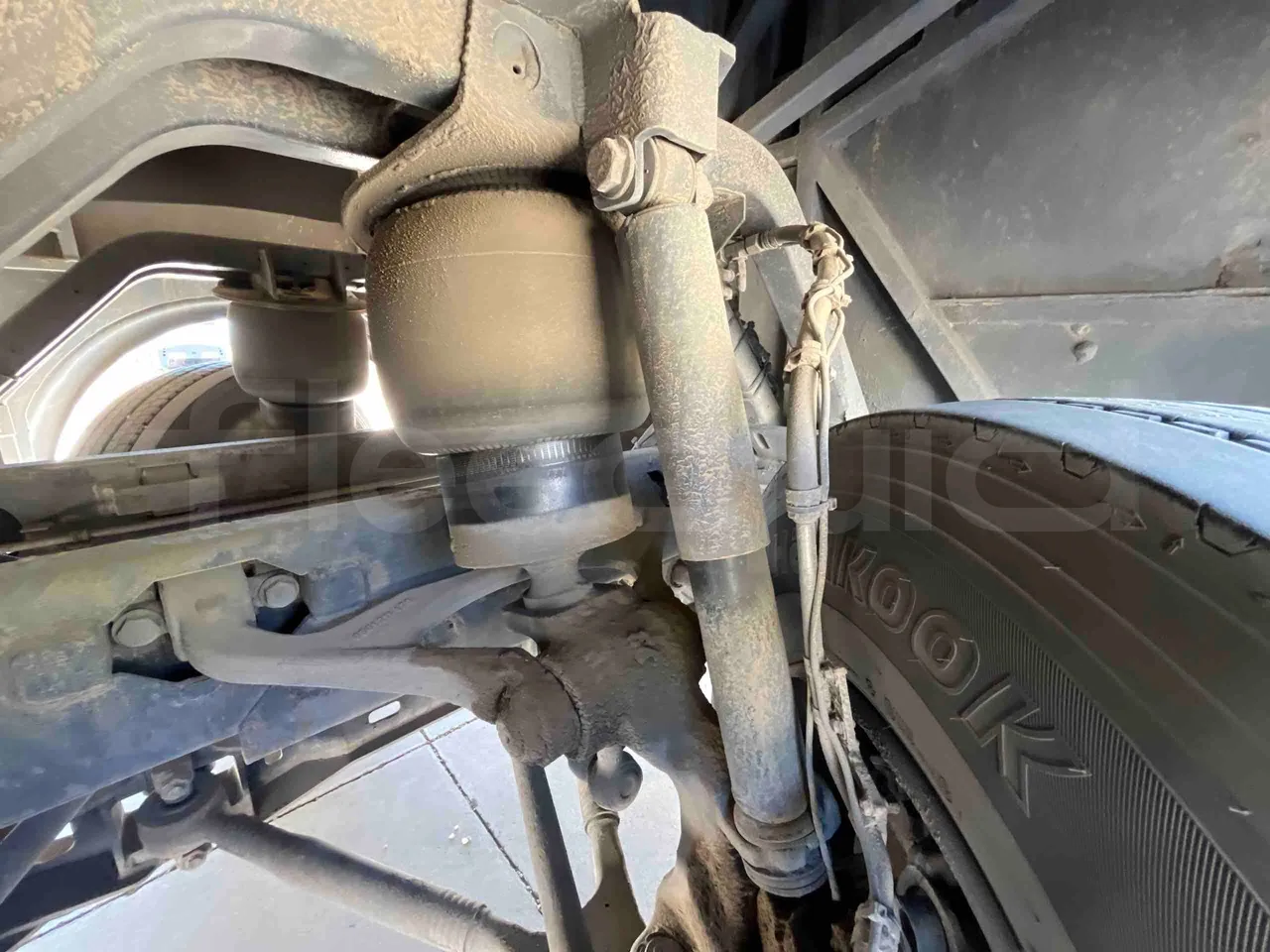 Irizar Mercedes Benz - front shock absorbers left