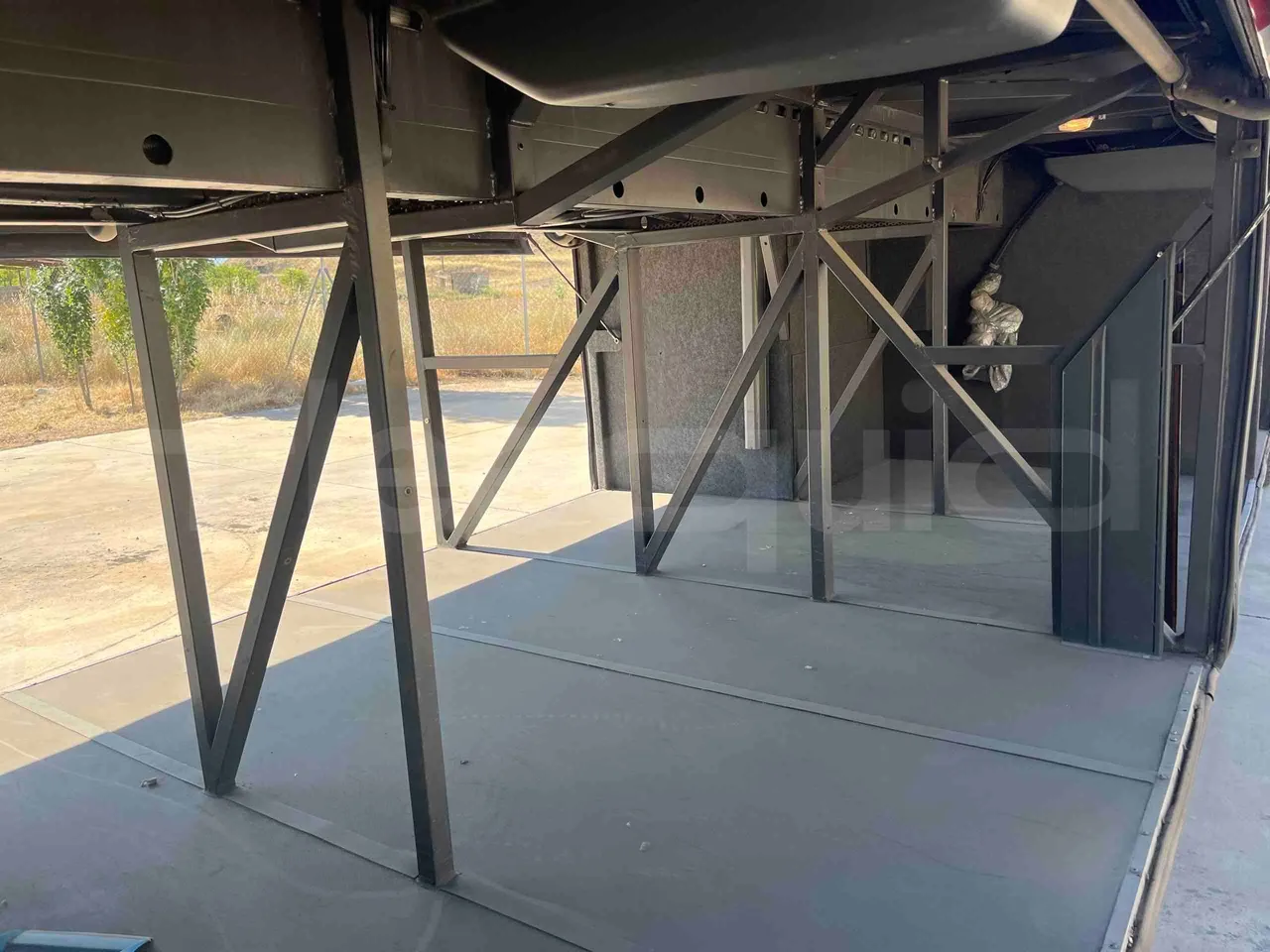 Irizar Mercedes Benz - internal frame rust check