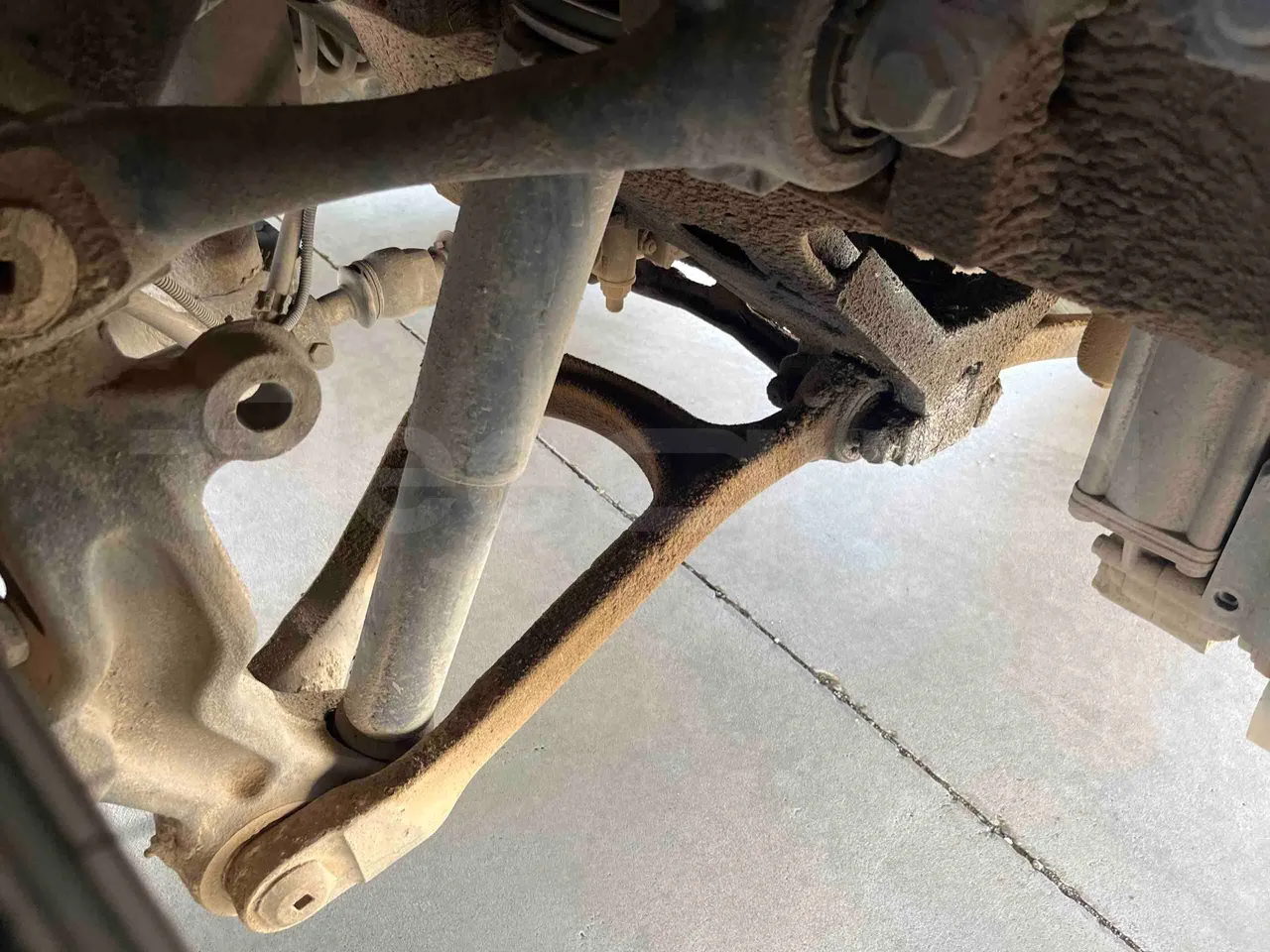 Irizar Mercedes Benz - axel 3 shock absorbers 2 left