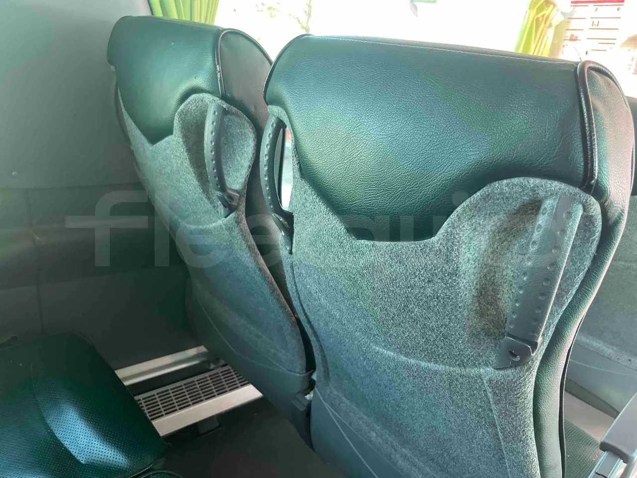 Irizar Mercedes Benz - table detail photo