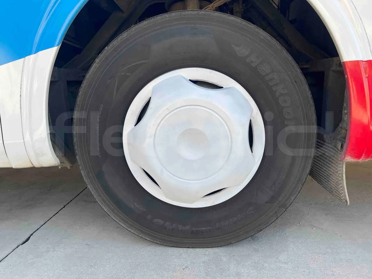 Irizar Mercedes Benz - front left tire measurements