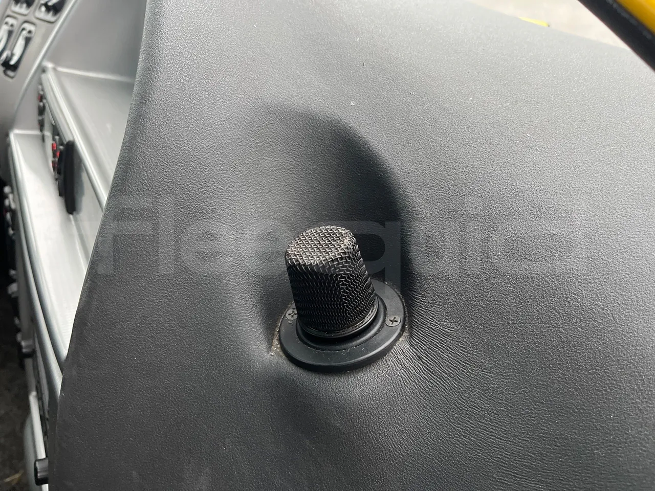 Irizar Scania K400 - EUR5 - 294kW - 12m - hostes microphone accessories photo