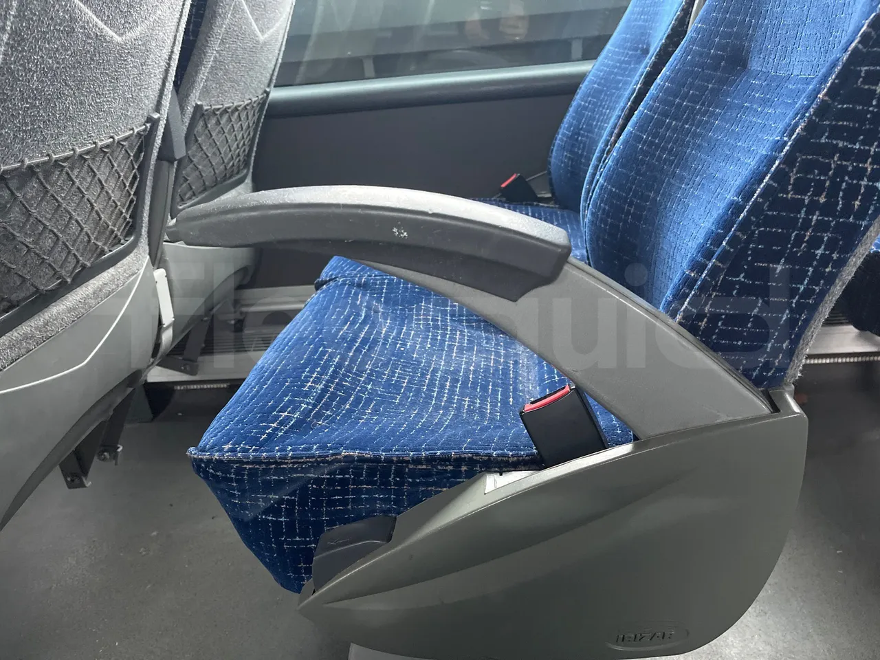 Irizar Scania K400 - EUR5 - 294kW - 12m - armrest detail photo
