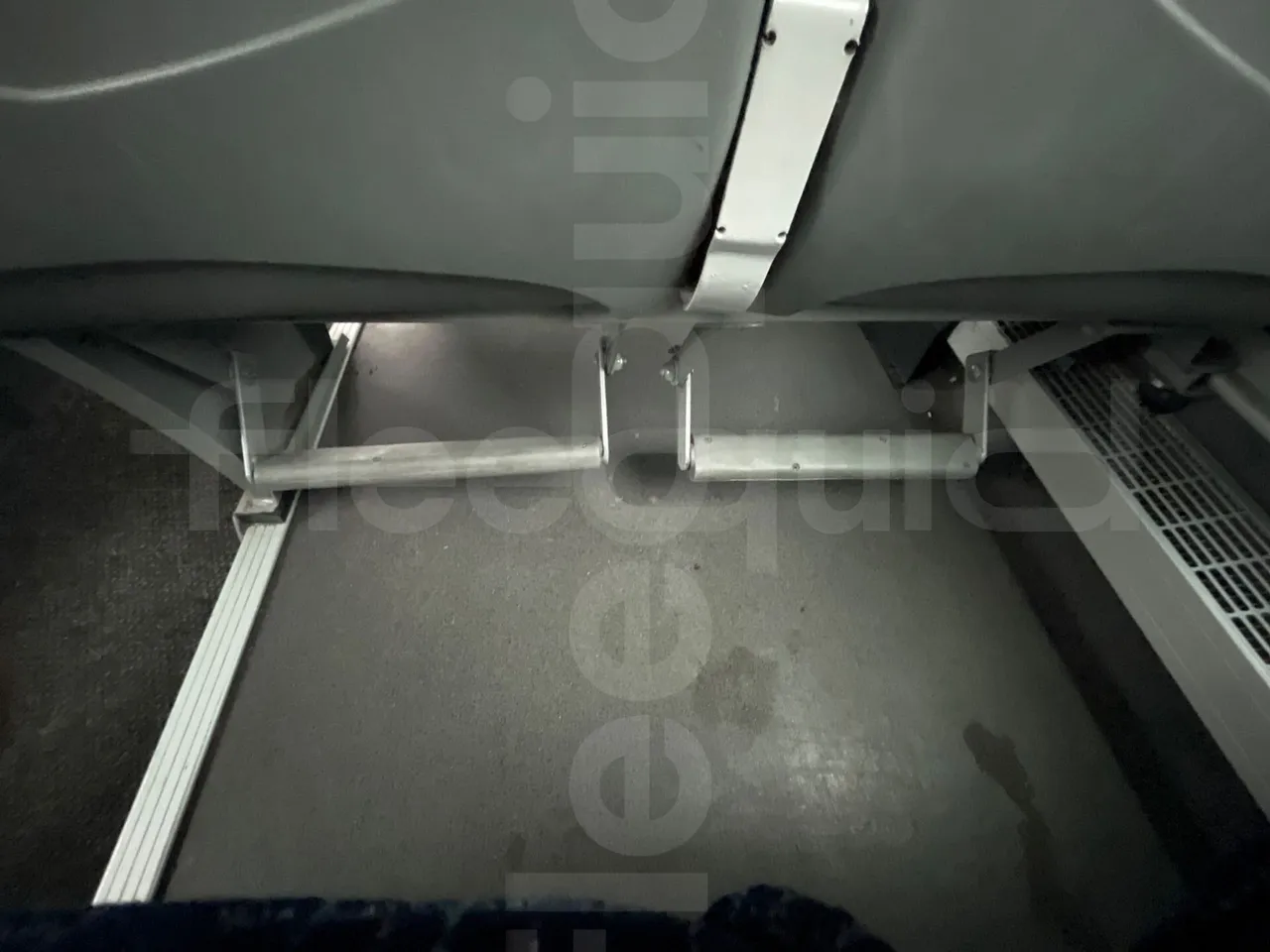 Irizar Scania K400 - EUR5 - 294kW - 12m - footrest detail photo