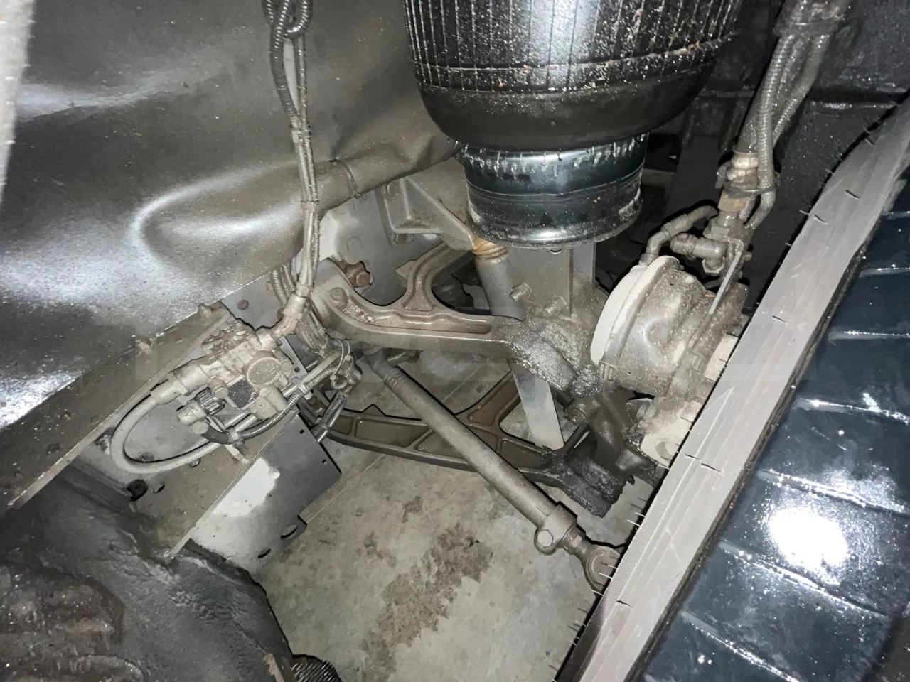 Irizar Scania K400 - EUR5 - 294kW - 12m - front shock absorbers right