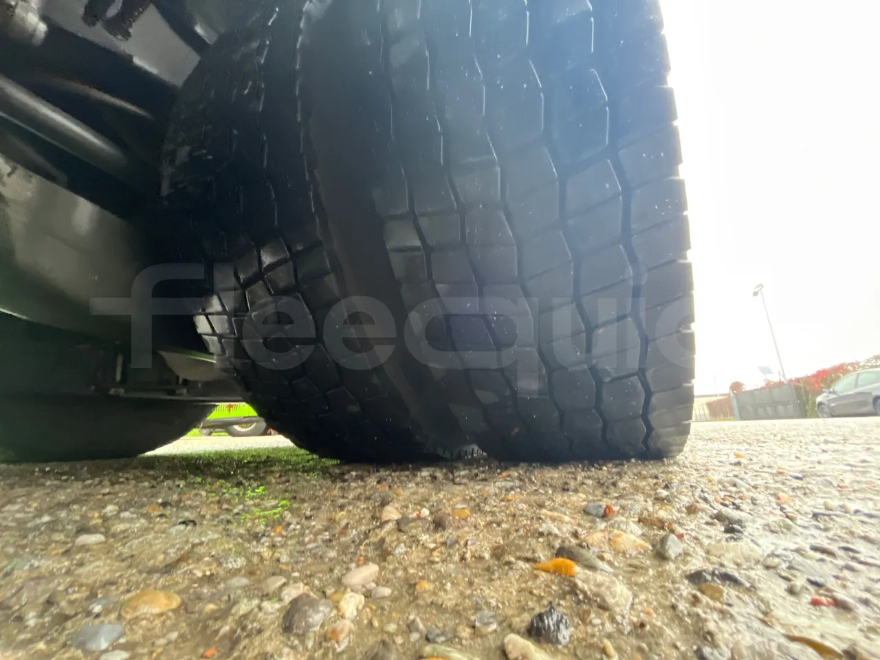 Irizar Scania K400 - EUR5 - 294kW - 12m - tread condition second axle tires left