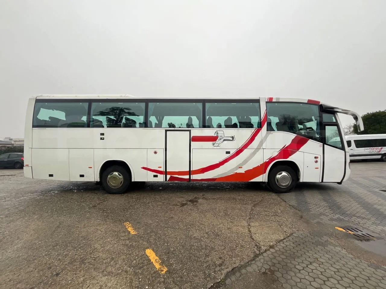 Irizar Scania K400 - EUR5 - 294kW - 12m - right side doors closed