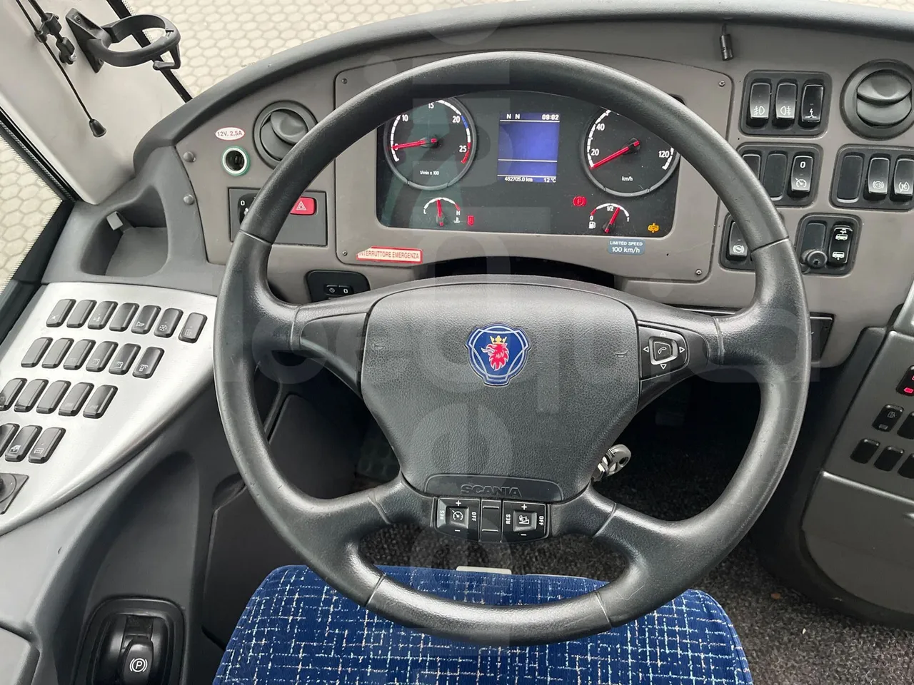 Irizar Scania K400 - EUR5 - 294kW - 12m - steering wheel photo