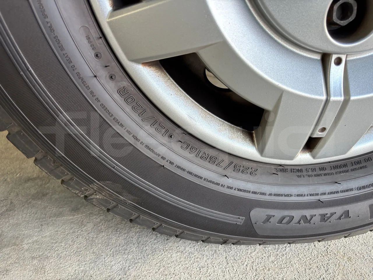 Fiat Ducato - Second Axle Left Side: Tyre Size