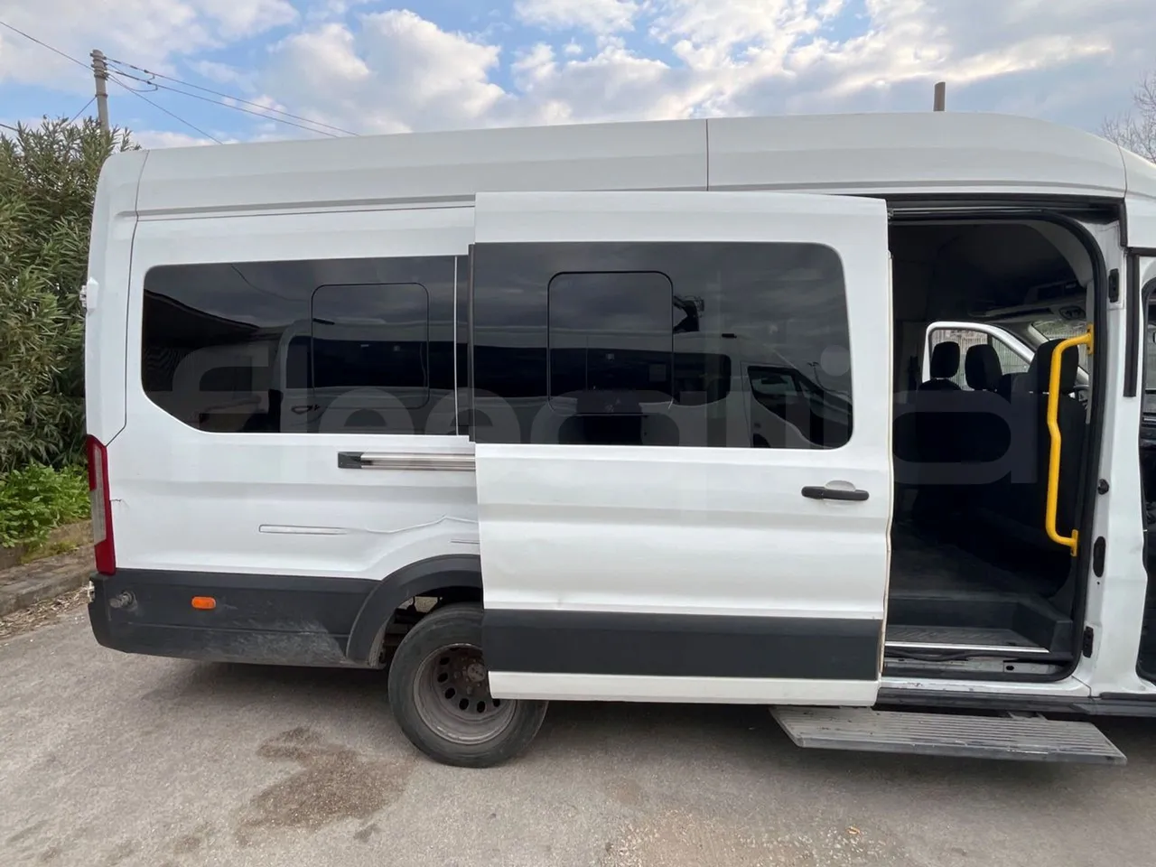 Ford Transit FBD - Euro 6 - 125 kW - 6.704 mt - front door 3 open