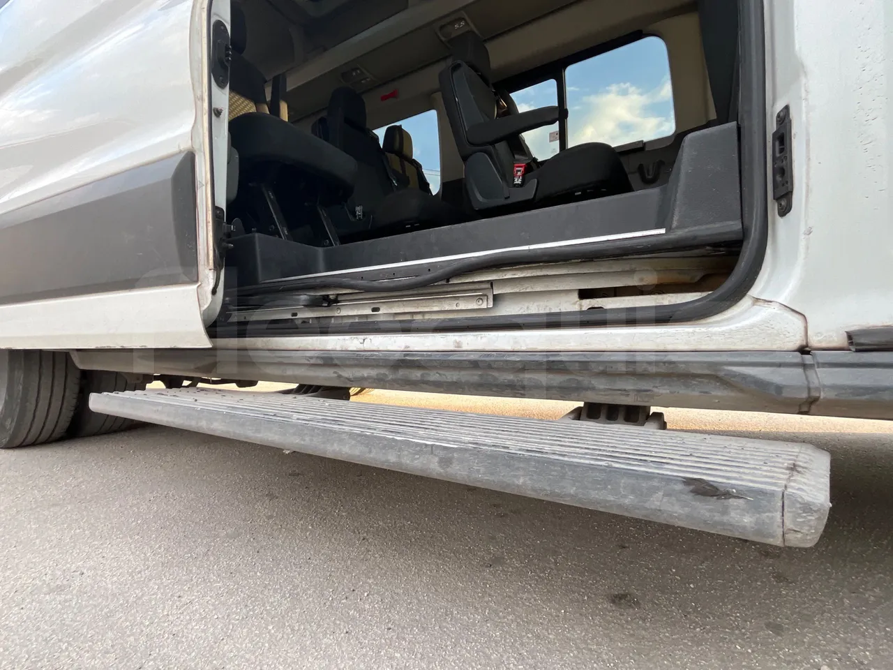 Ford Transit FBD - Euro 6 - 125 kW - 6.704 mt - jack and driver keys