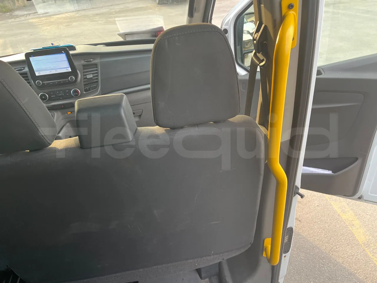 Ford Transit FBD - Euro 6 - 125 kW - 6.704 mt - disabled area photo