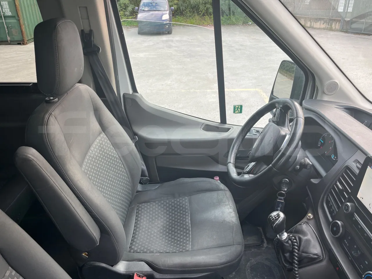 Ford Transit FBD - Euro 6 - 125 kW - 6.704 mt - driver's seat photo