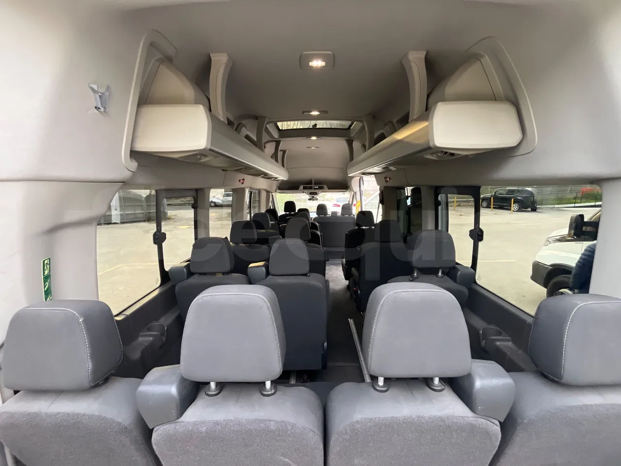 Ford Transit FBD - Euro 6 - 125 kW - 6.704 mt - forward view middle aisle