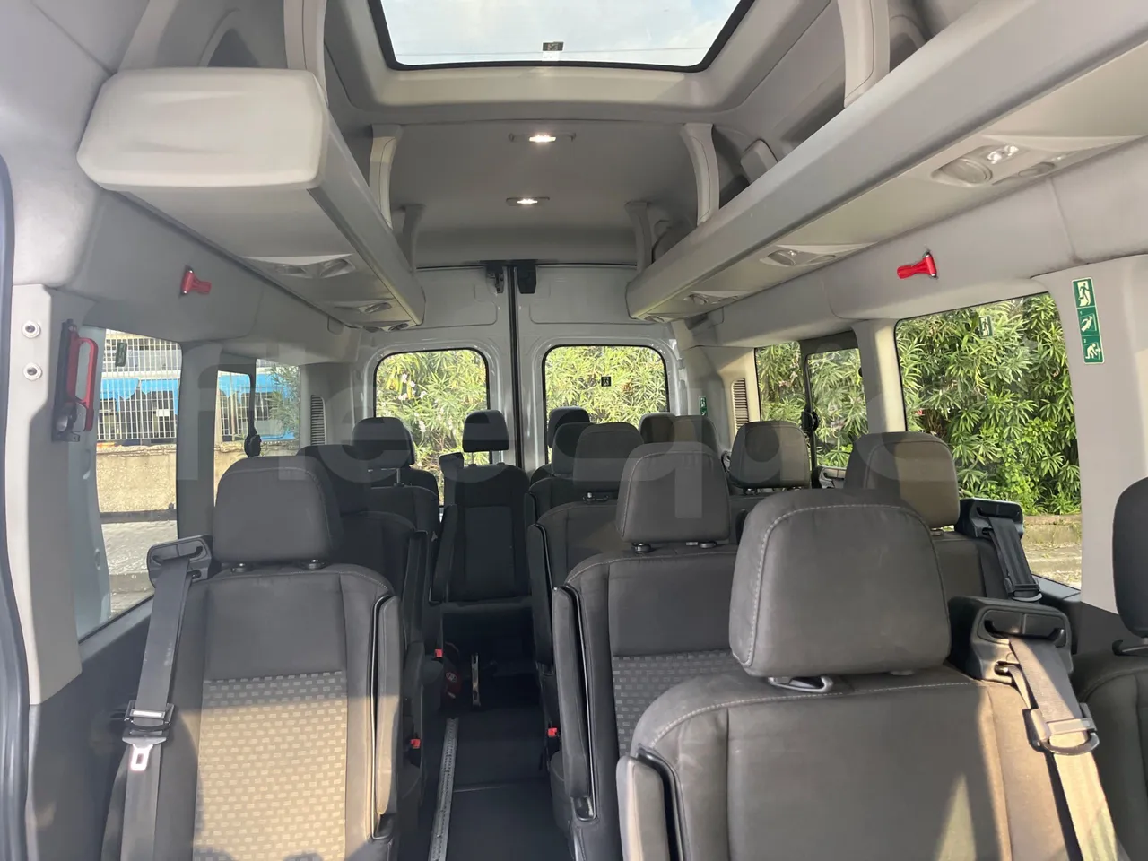 Ford Transit FBD - Euro 6 - 125 kW - 6.704 mt - reverse view middle aisle