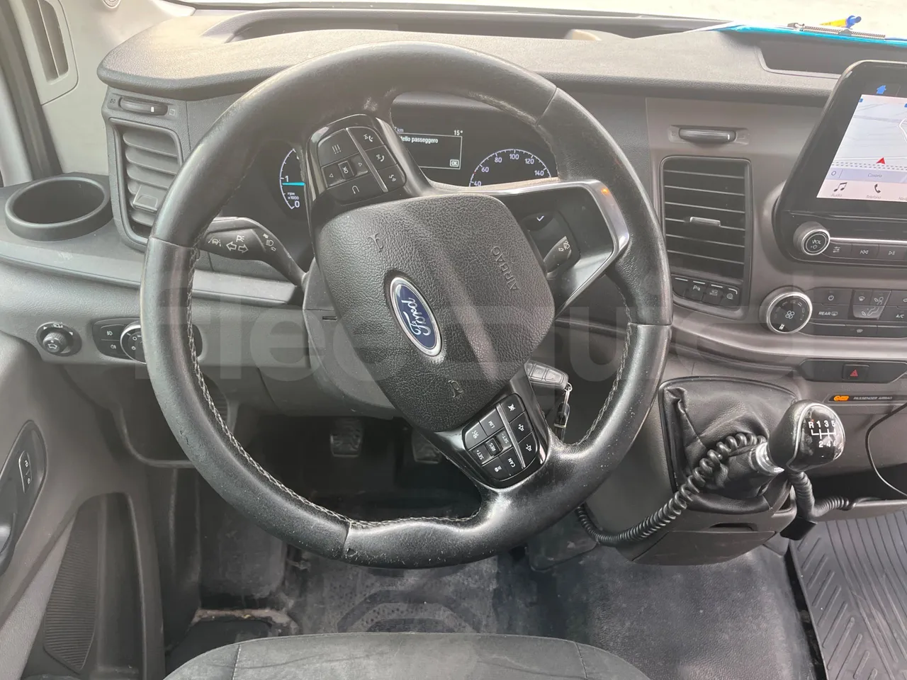 Ford Transit FBD - Euro 6 - 125 kW - 6.704 mt - steering wheel photo