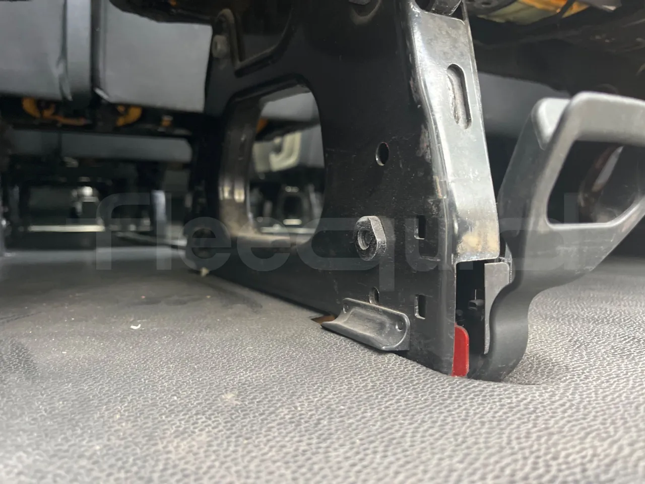 Ford Transit FBD - Euro 6 - 125 kW - 6.704 mt - under carpet photo