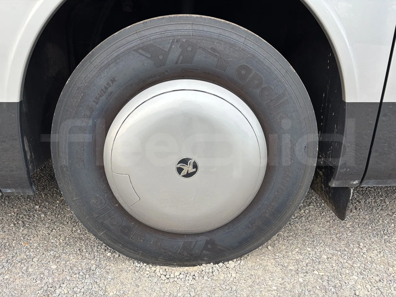 Setra S516 - First Axle Left Side: Complete Tyre