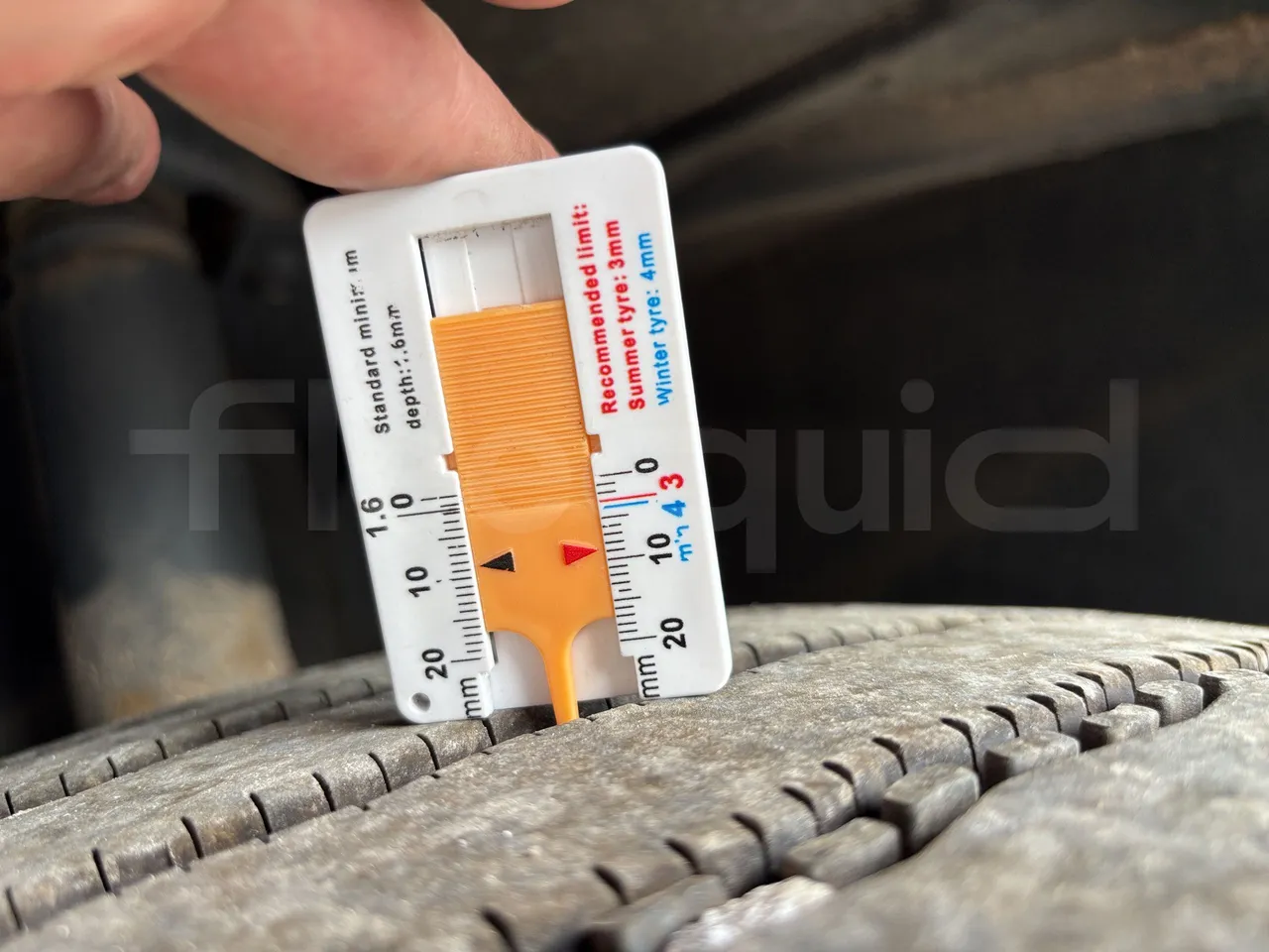 Setra S516 - First Axle Left Side: Tyre Thickness