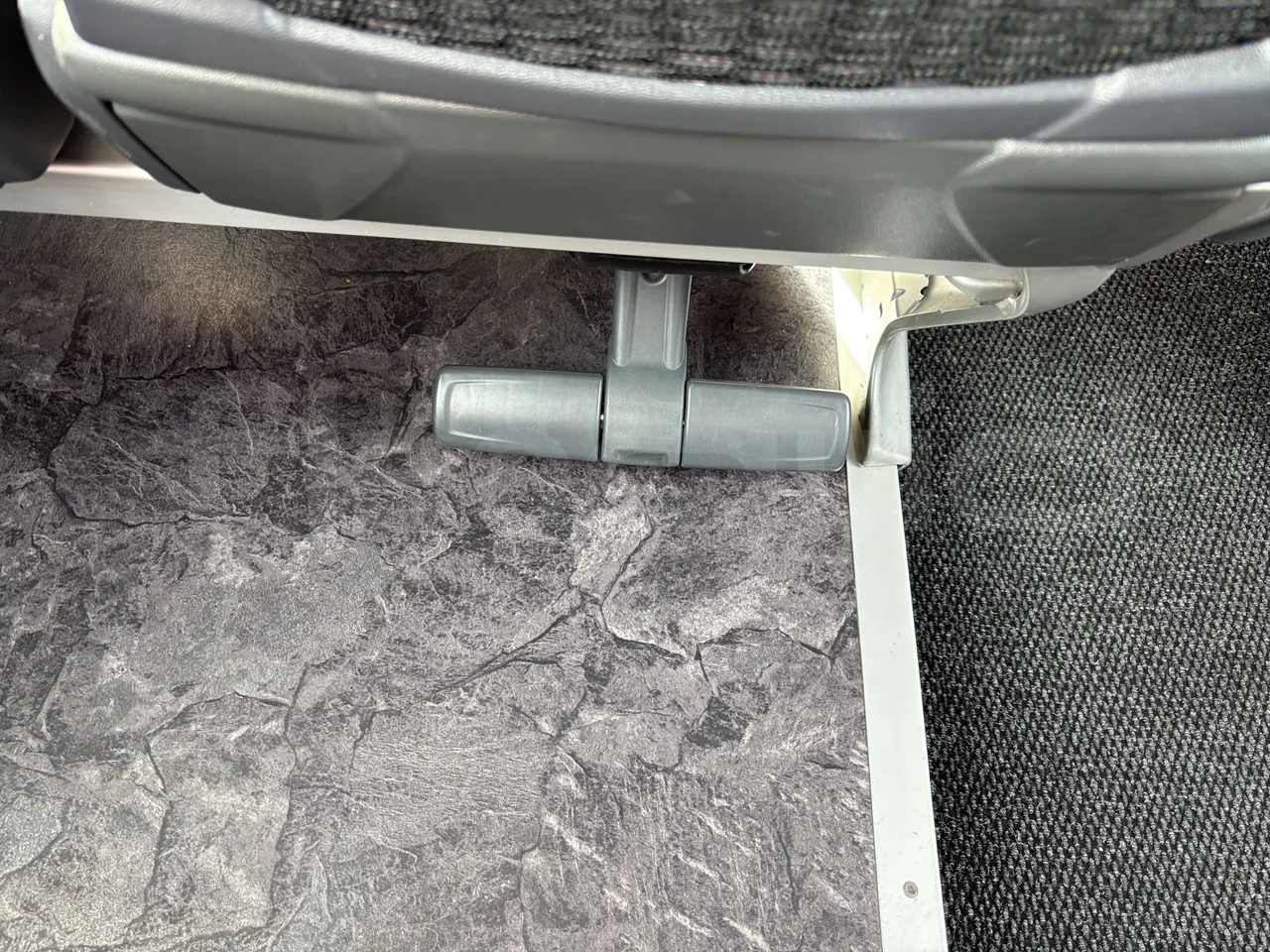 Setra S516 - Footrest