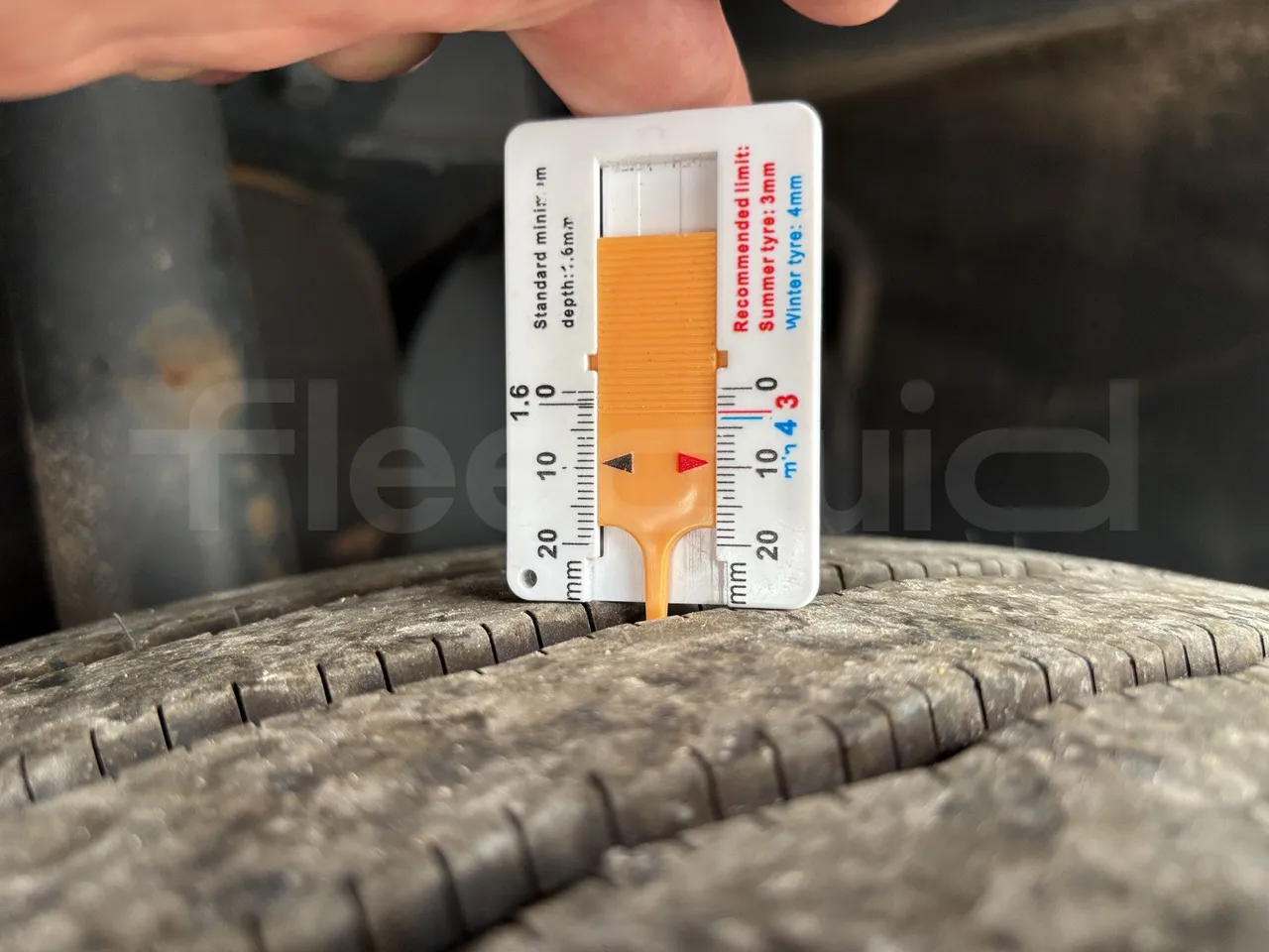 Setra S516 - First Axle Right Side: Tyre Tread