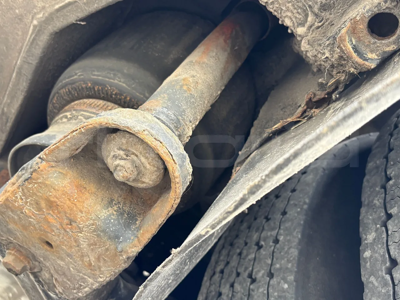 Setra S516 - Second Axle Second Shock Absorbers Right Side
