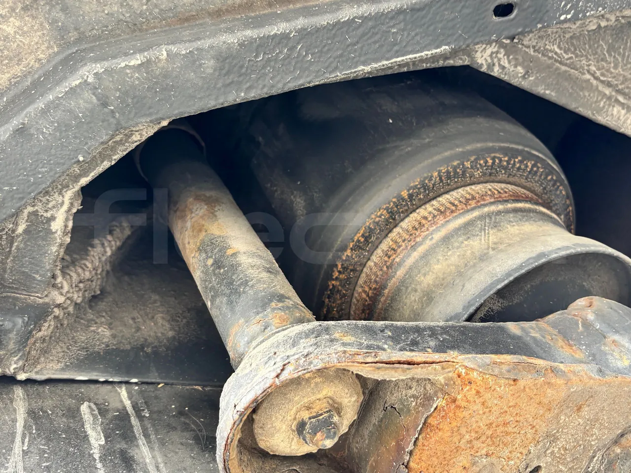Setra S516 - Second Axle Second Shock Absorbers Left Side