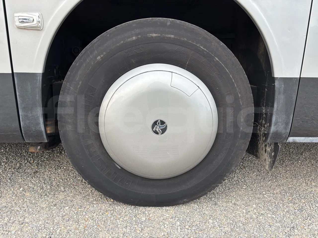 Setra S516 - First Axle Left Side: Tyre Tread