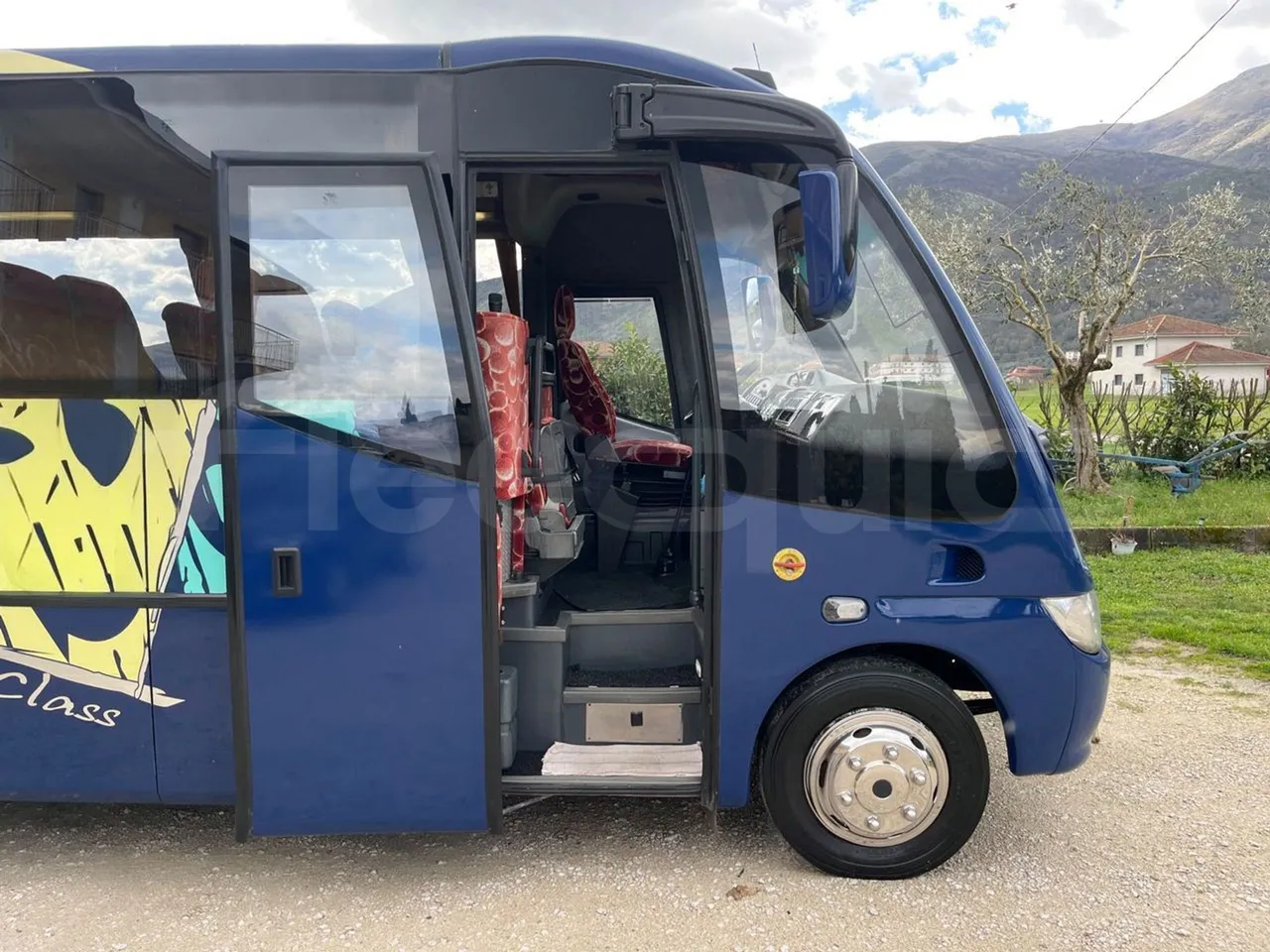 Mercedes-Benz MB 818 S SITCAR TR1 - Euro4 - 130kW - 7.640mt - front door 1 open