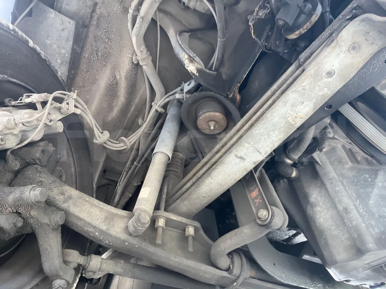 Mercedes-Benz MB 818 S SITCAR TR1 - Euro4 - 130kW - 7.640mt - front air springs right