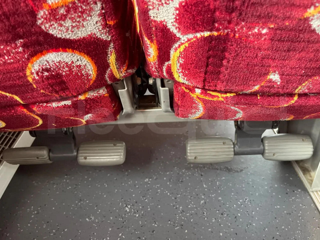 Mercedes-Benz MB 818 S SITCAR TR1 - Euro4 - 130kW - 7.640mt - power outlets detail