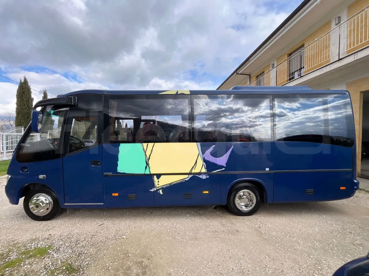 Mercedes-Benz MB 818 S SITCAR TR1 - Euro4 - 130kW - 7.640mt - left side photo