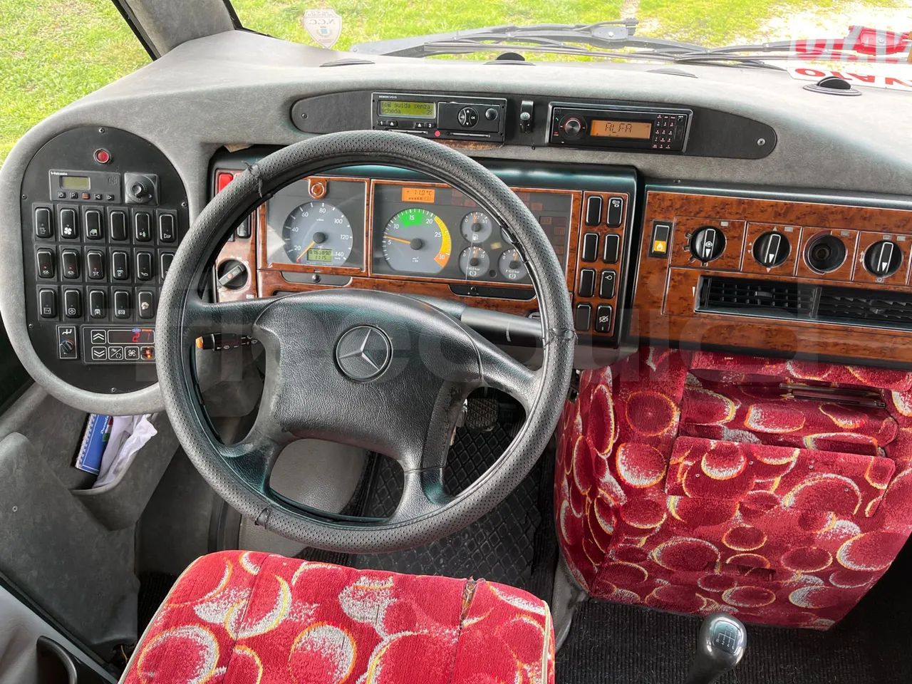 Mercedes-Benz MB 818 S SITCAR TR1 - Euro4 - 130kW - 7.640mt - steering wheel photo