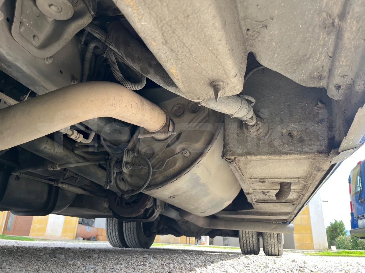 Mercedes-Benz MB 818 S SITCAR TR1 - Euro4 - 130kW - 7.640mt - central undercarriage photo