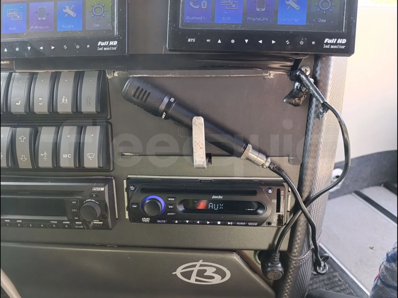 Beulas Man Glory HOC 24.480/ Euro5 - 353 Kw - 13.9 Mt - hostes microphone accessories photo