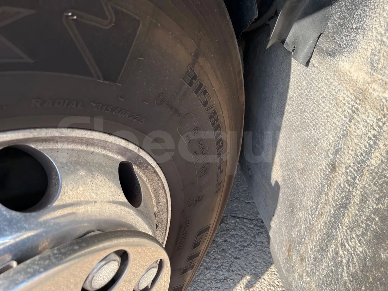 Beulas Man Glory HOC 24.480/ Euro5 - 353 Kw - 13.9 Mt - front left tire measurements
