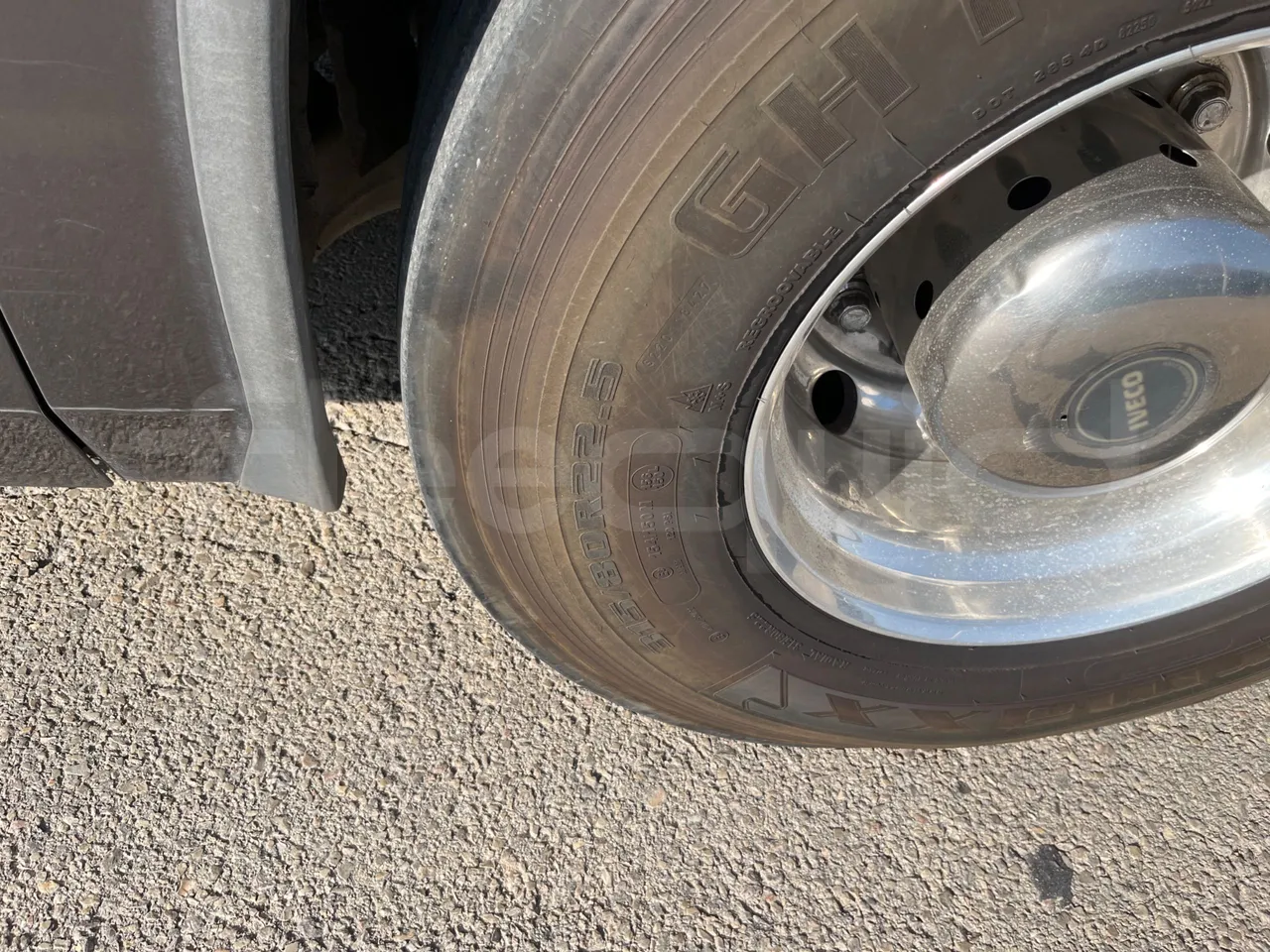 Beulas Man Glory HOC 24.480/ Euro5 - 353 Kw - 13.9 Mt - rear left tire photo
