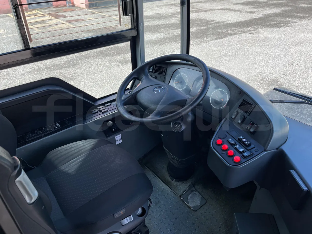 Mercedes-Benz Conecto 628B02.BD1GKEB/ Euro 6 - 265 Kw - 17.956 Mt - buttons panels on
