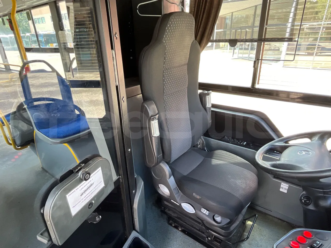Mercedes-Benz Conecto 628B02.BD1GKEB/ Euro 6 - 265 Kw - 17.956 Mt - driver's seat photo