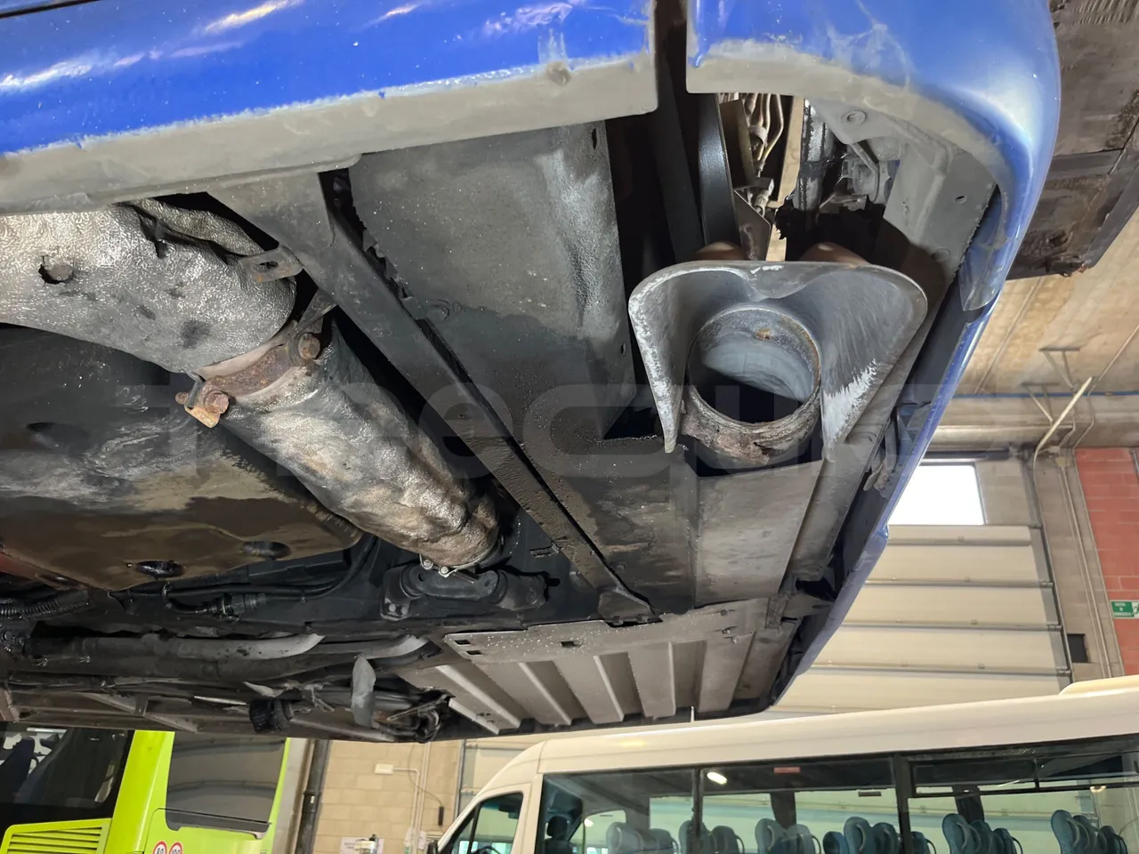 Mercedes-Benz Conecto 628B02.BD1GKEB/ Euro 6 - 265 Kw - 17.956 Mt - exhaust photo