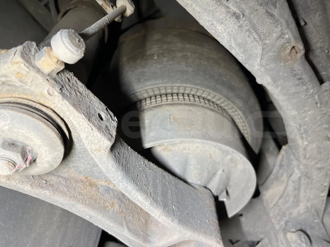 Mercedes-Benz Conecto 628B02.BD1GKEB/ Euro 6 - 265 Kw - 17.956 Mt - axle 3 air springs 1 right