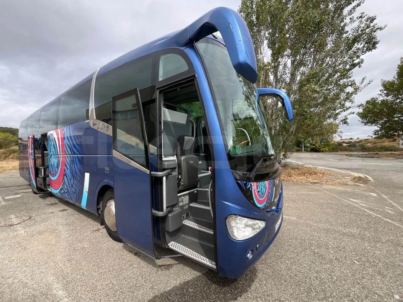 Scania Irizar 1613.37/ Euro 6  - 331 Kw - 12.92 Mt - 3/4 right front doors open