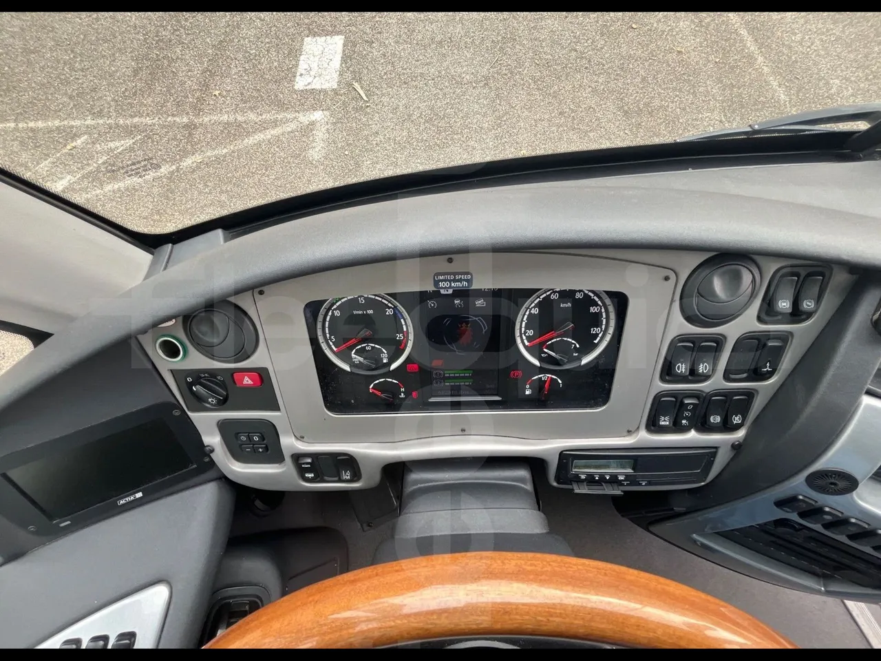 Scania Irizar 1613.37/ Euro 6  - 331 Kw - 12.92 Mt - onboard devices 1