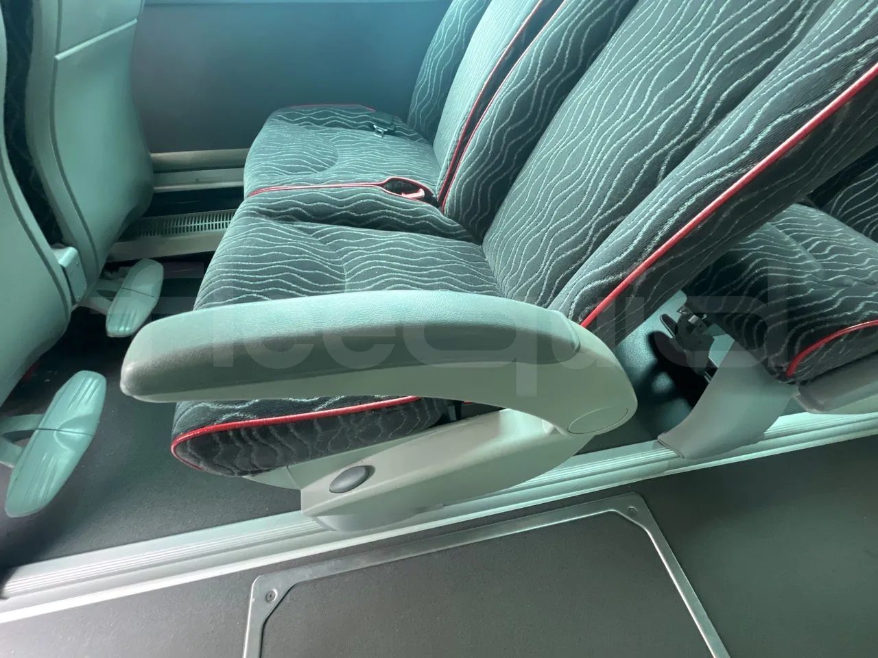 Scania Irizar 1613.37/ Euro 6  - 331 Kw - 12.92 Mt - armrest detail photo