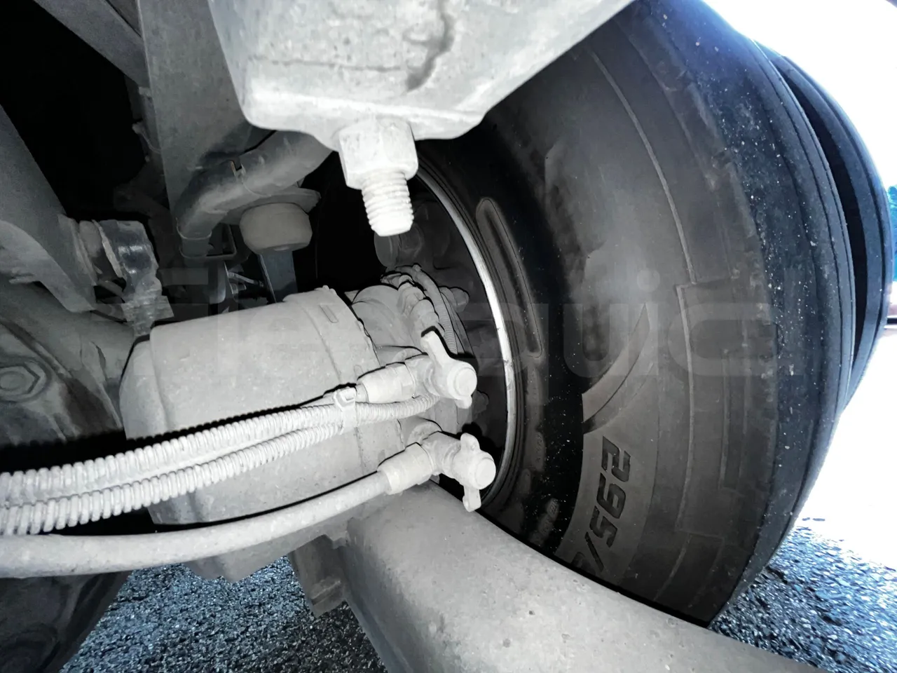 Scania Irizar 1613.37/ Euro 6  - 331 Kw - 12.92 Mt - axel 3 caliper brakes right