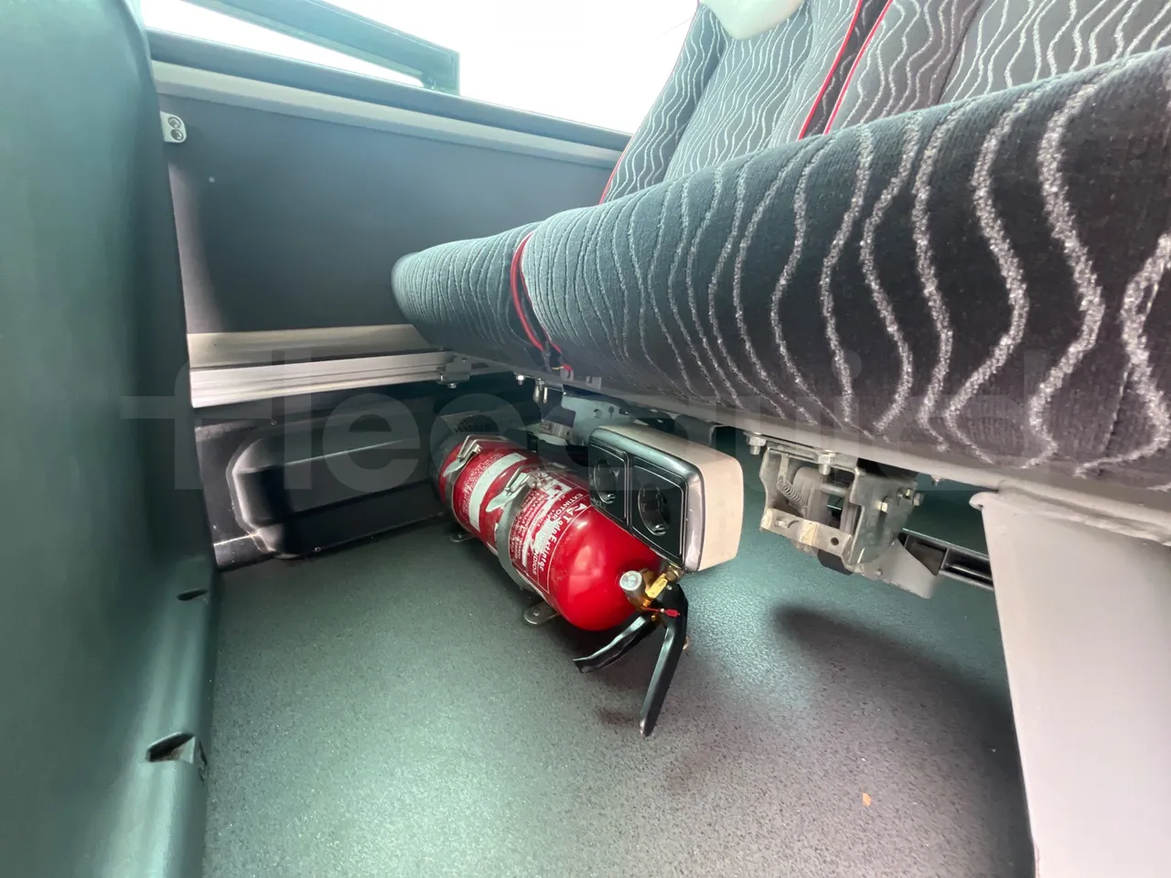 Scania Irizar 1613.37/ Euro 6  - 331 Kw - 12.92 Mt - usb charging detail