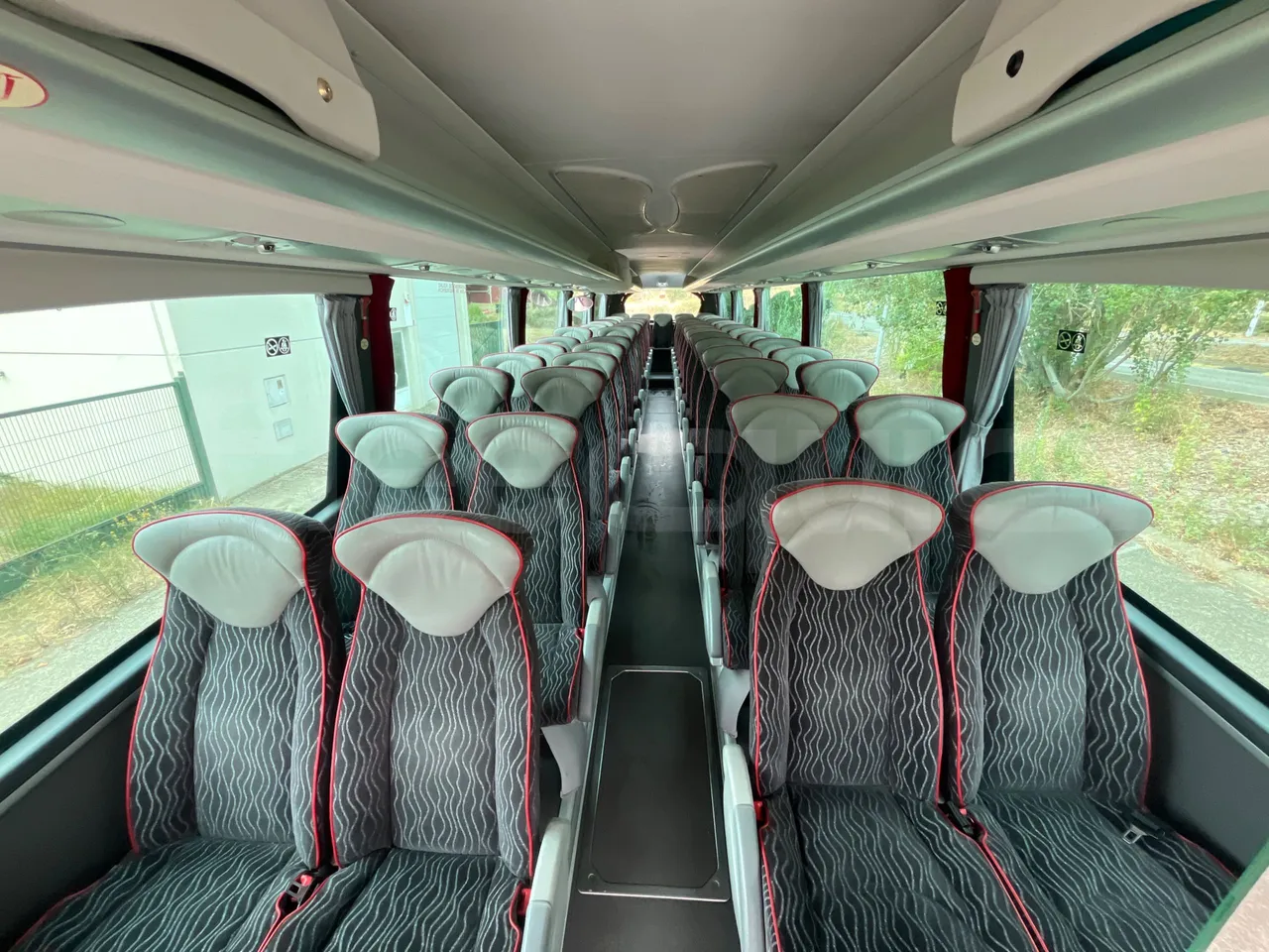 Scania Irizar 1613.37/ Euro 6  - 331 Kw - 12.92 Mt - reverse view middle aisle