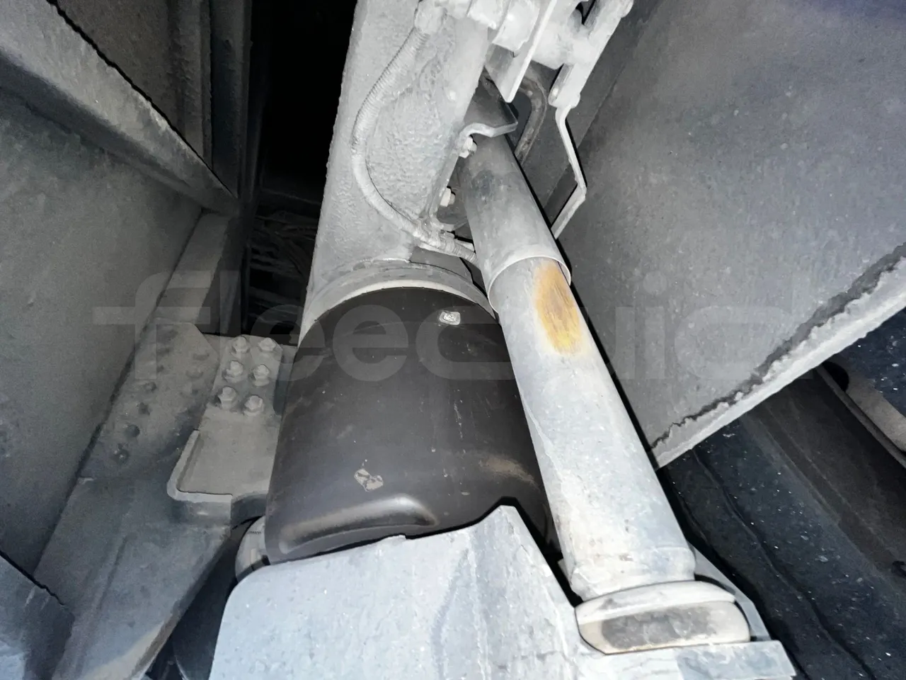 Scania Irizar 1613.37/ Euro 6  - 331 Kw - 12.92 Mt - axle 2 shock absorbers 2 left