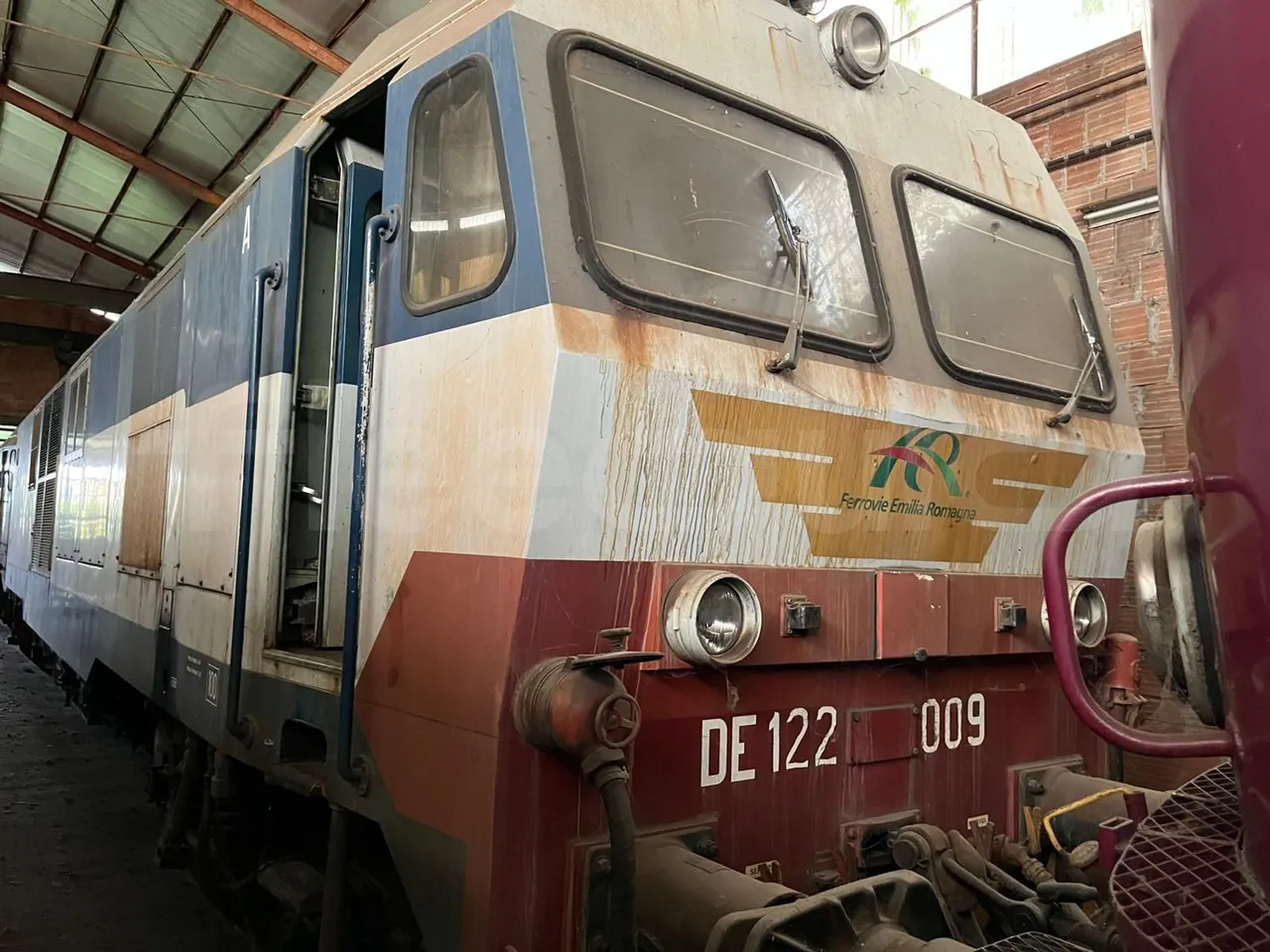 IMPA - Catania De122 DE122 - Euro0 - 610kW - 15.800mt - 3/4 front right doors